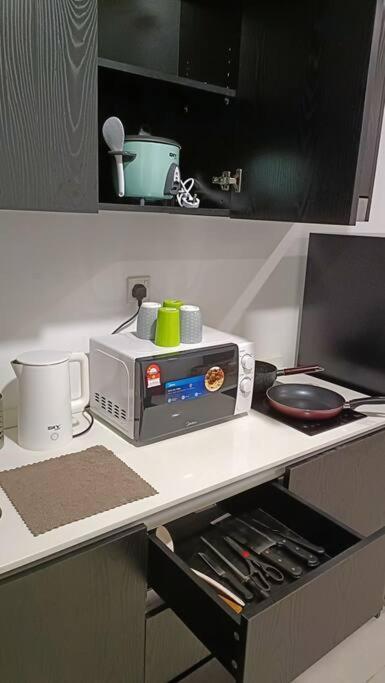 Cozy Flexus Signature 4 Guests Pool Nflix Hbo 쿠알라룸푸르 외부 사진
